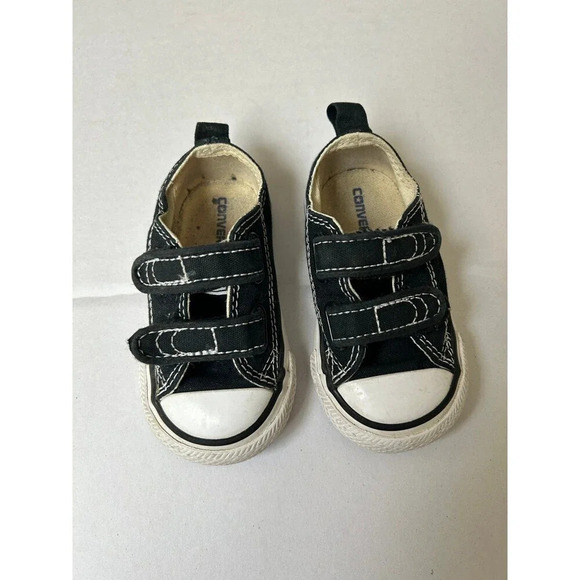 Converse kids low top All Star sneakers size 4 - Picture 1 of 5